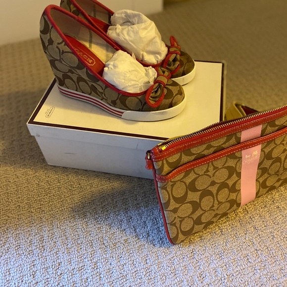 Shoes and a bag - Picture 4 of 4